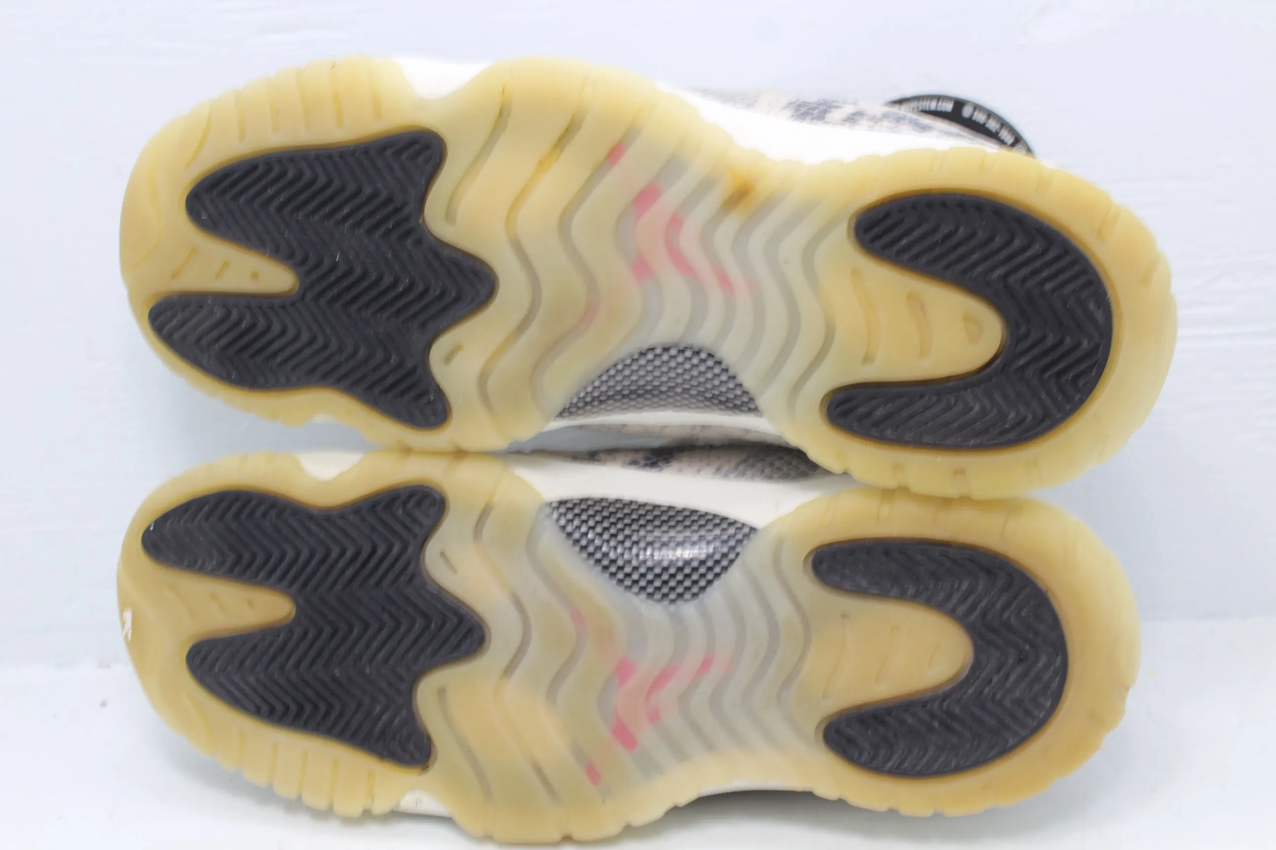 Nike Air Jordan 11 Low Snake Light Bone (GS)