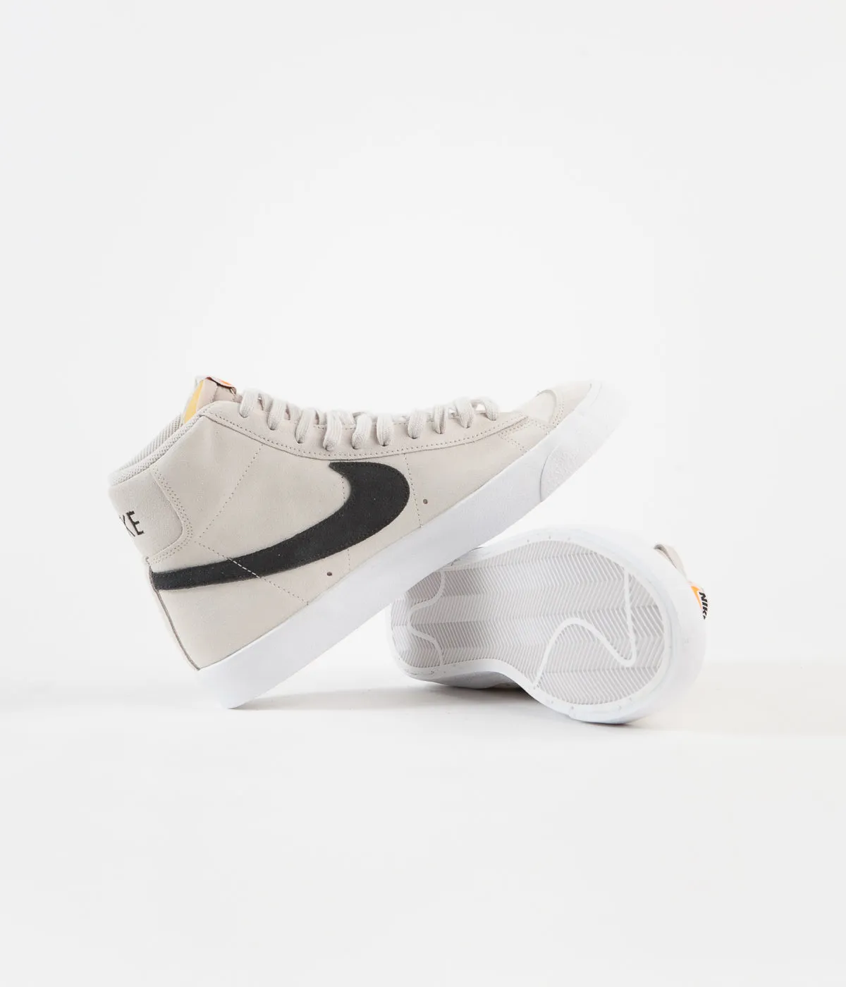 Nike Blazer Mid '77 Suede Shoes - Light Orewood Brown / Black - White