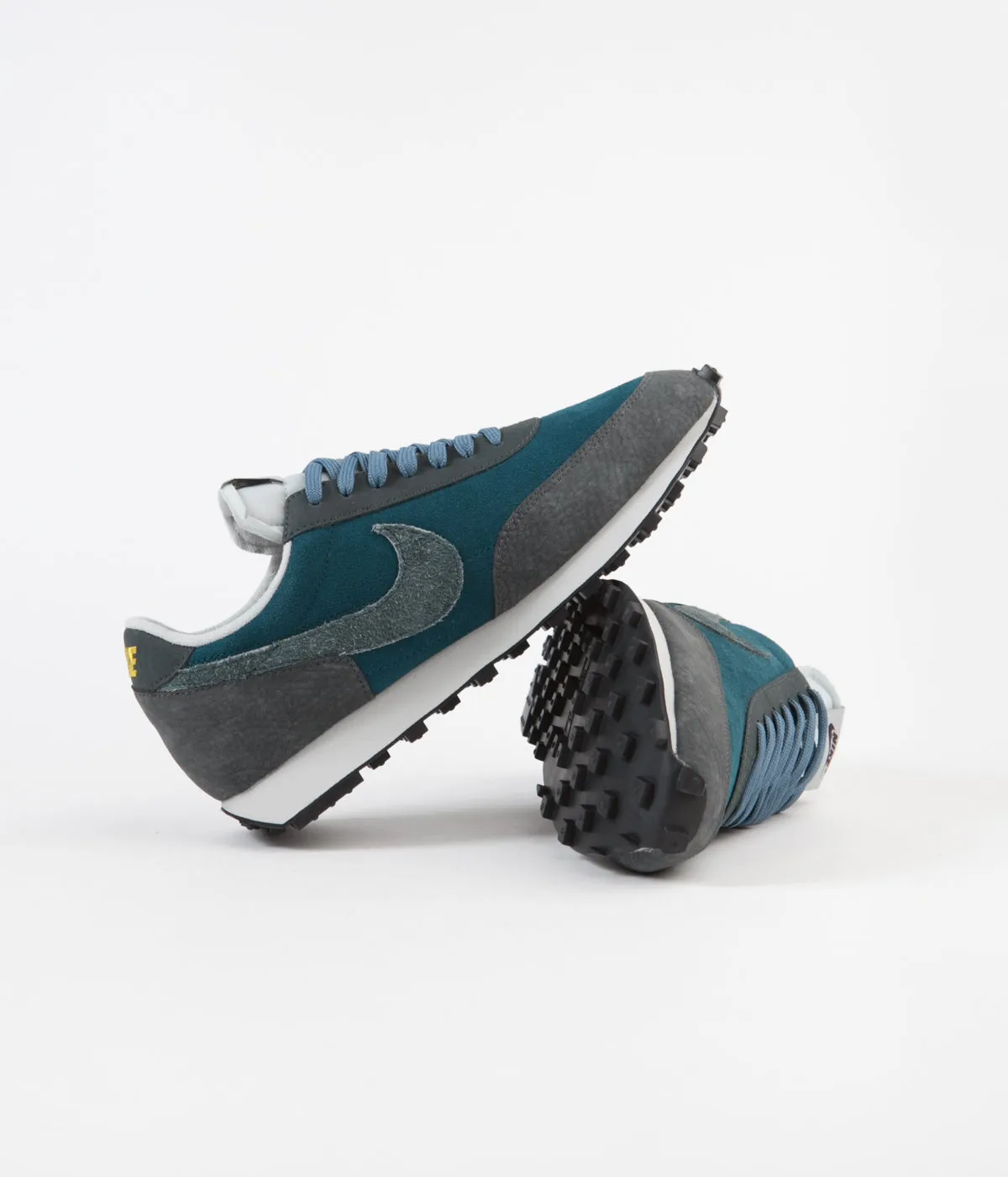 Nike Daybreak Shoes - Midnight Turquoise / Seaweed - Dark Smoke Grey