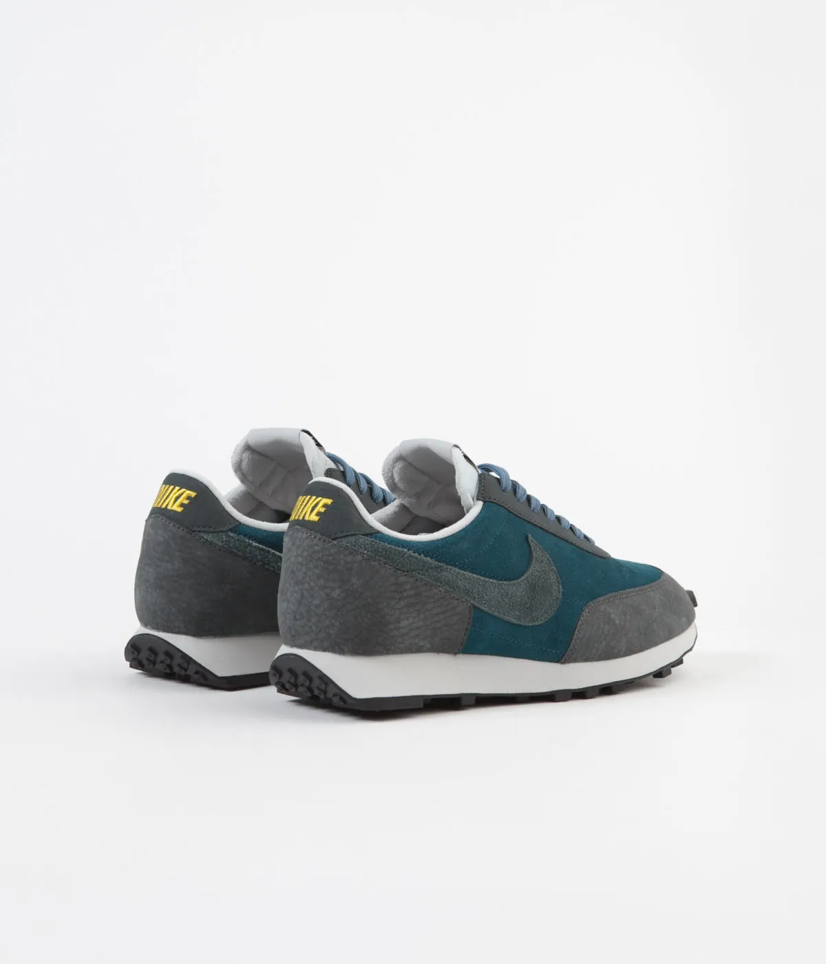 Nike Daybreak Shoes - Midnight Turquoise / Seaweed - Dark Smoke Grey